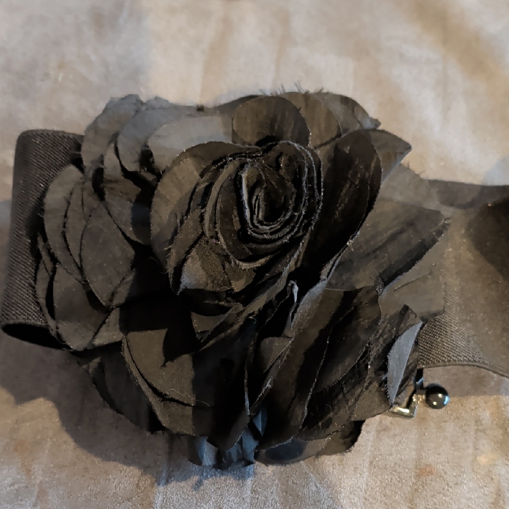 bebe Vintage Black Floral Women's Belt Flower